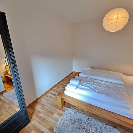 Apartment Haus Bella *